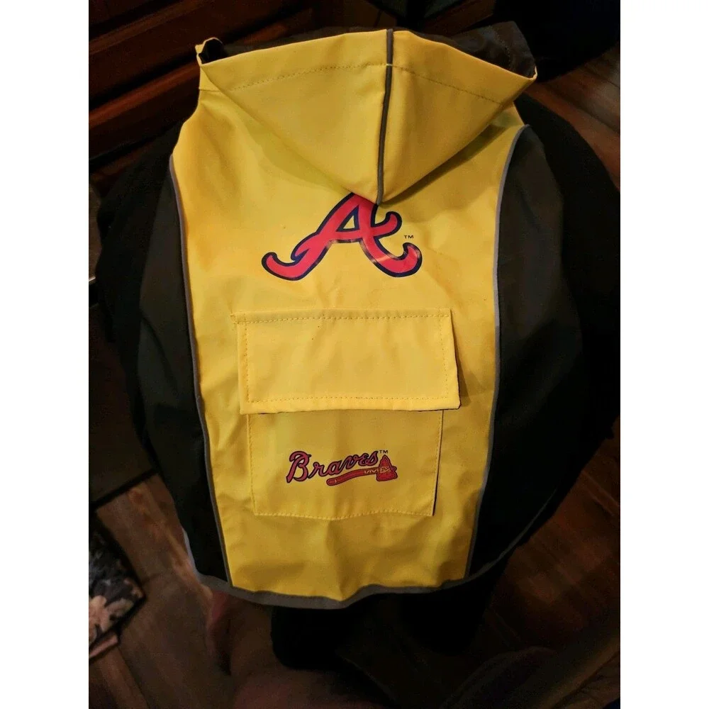 NEW ATLANTA BRAVES DOGGIE RAINCOAT. LINED W POCKET. Only Small Or Medium